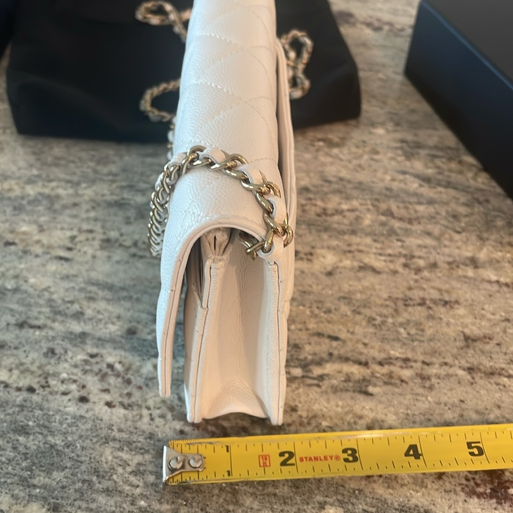 CHANEL purse NEW, off white with golden hardware, box and cards included - Picture 9 of 11
